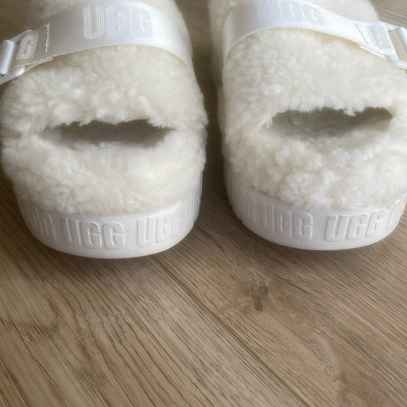 UGG - platform Fluffita slides/slippers - Picture 7 of 16